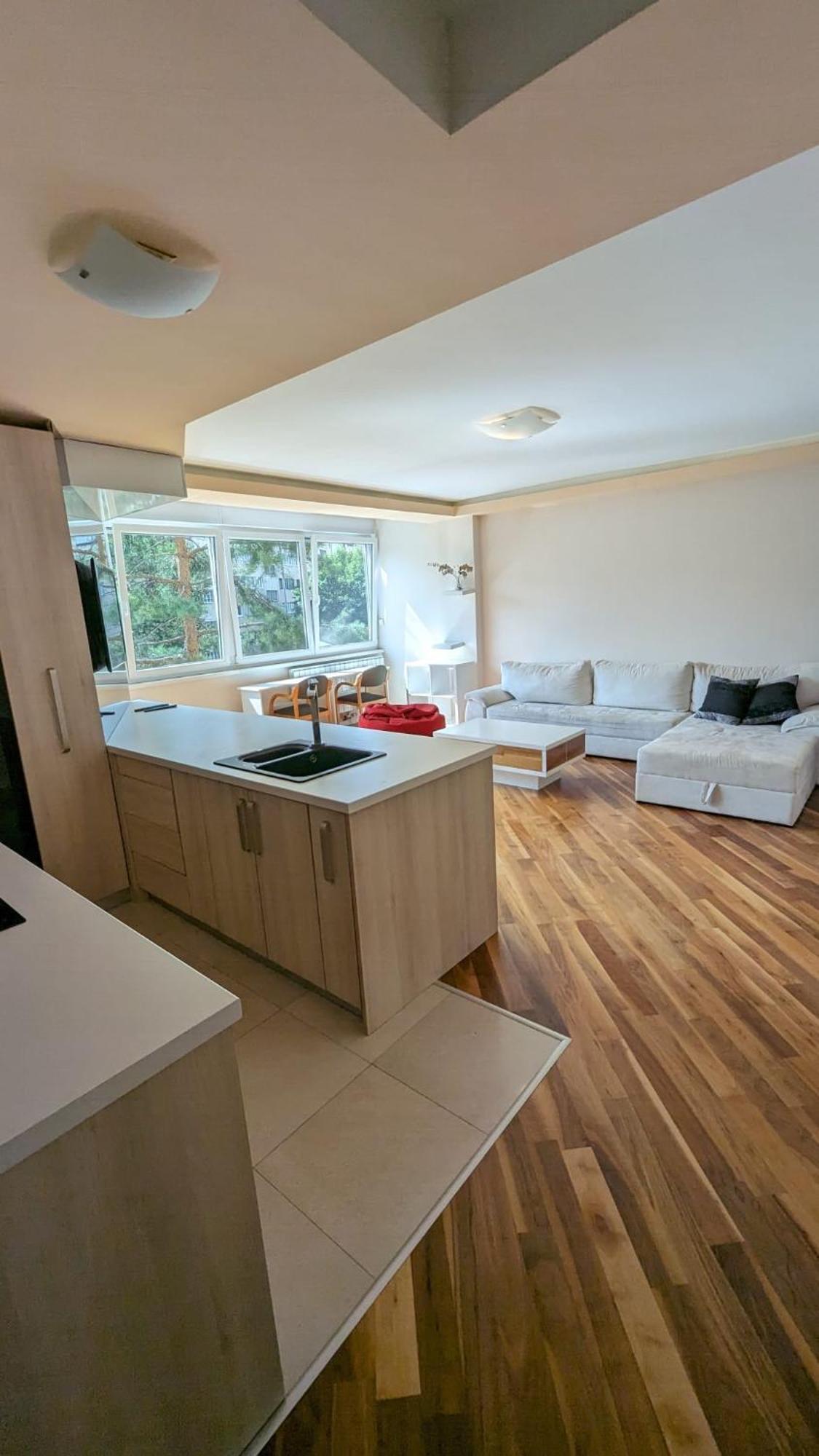 Modern And Cozy Apartment, Excellent Location, Near Sarajevo City Center, 60M2 Esterno foto